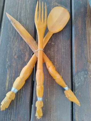 Tris posate legno intagliate