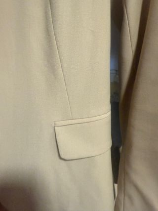 Americana beige Stradivarius Talla M