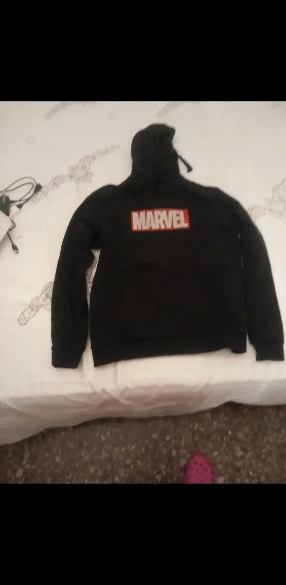 Felpa Marvel con cappuccio nera