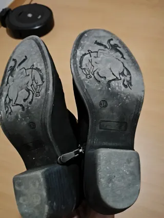 Botas cowboy negras con hebilla