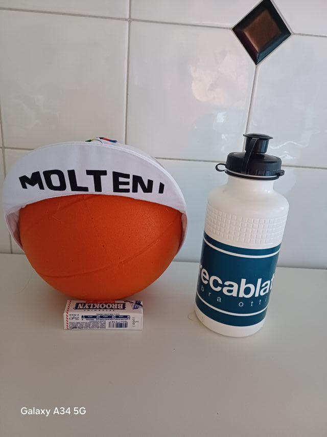 Cappellino Molteni e borraccia ciclismo vintage