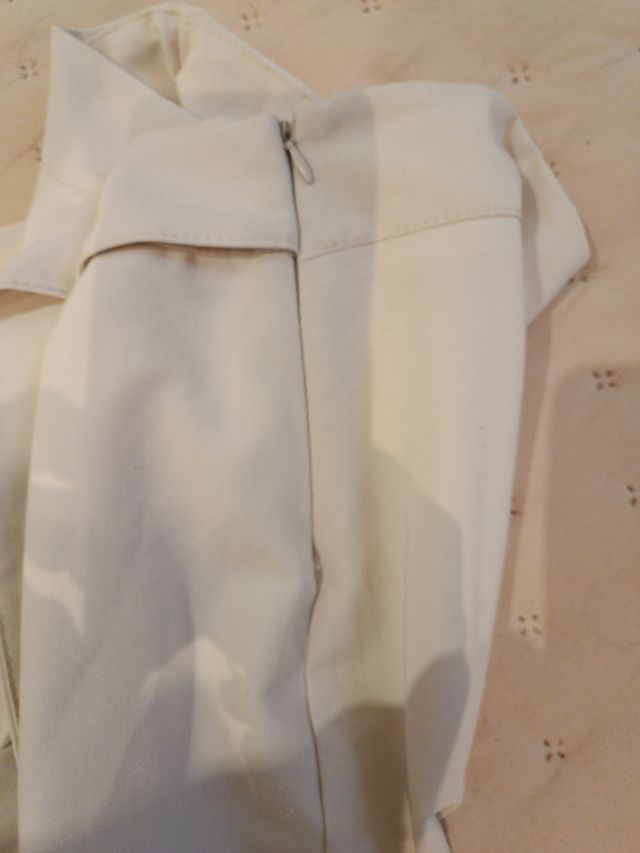 Pantalón blanco  roto efecto falda