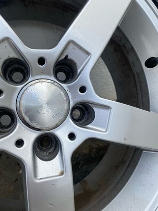 Vendo llantas Wheelworld, modelo WH11 y neumáticos