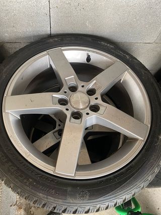 Vendo llantas Wheelworld, modelo WH11 y neumáticos