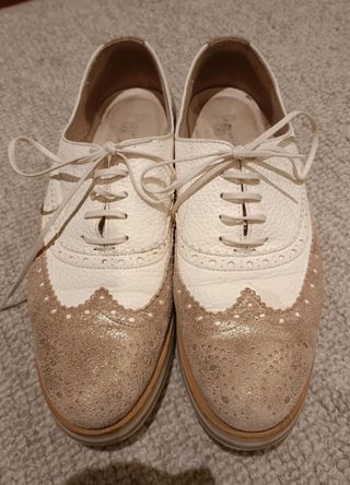 Zapatos Blucher Beige y Dorado