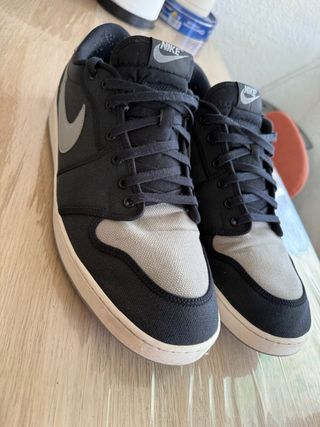 Zapatillas Nike Negras y Grises
