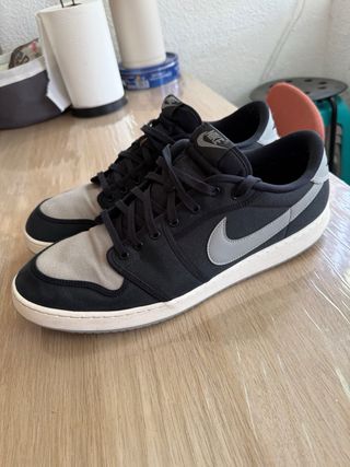 Zapatillas Nike Negras y Grises