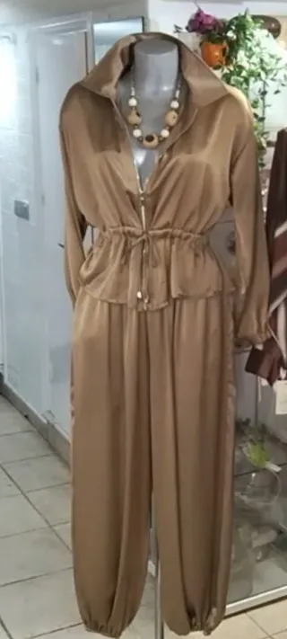 Conjunto satén marrón