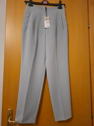 Pantaloni nuovi taglia 34