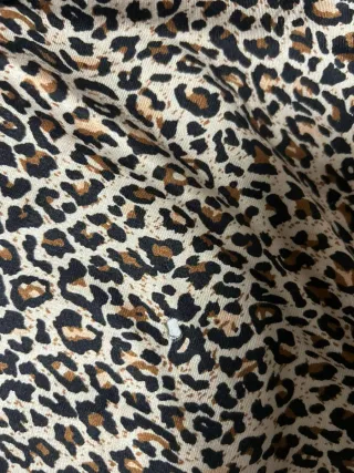 Camiseta con estampado de leopardo