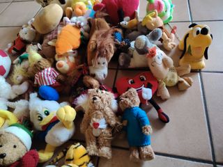 Lotto 40 pupazzi peluche nuovi