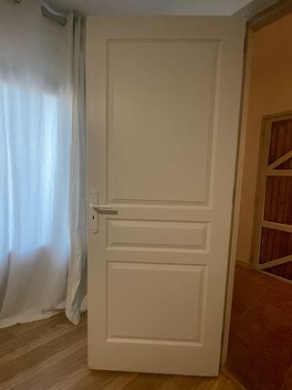 Puerta interior madera maciza blanca