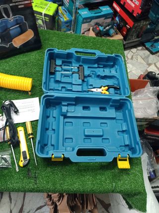 Compressore aria portatile Makota + accessori