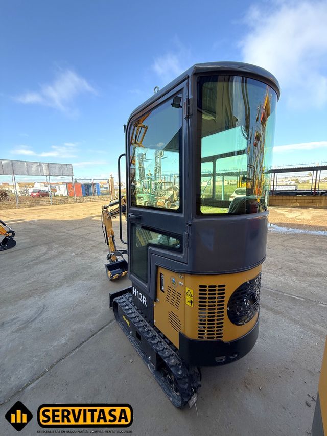 MINIEXCAVADORA AGT 2024