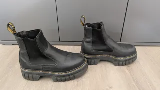 Botas Dr. Martens Chelsea Plataforma Negras
