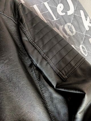 Cazadora Zara Hombre Negra con Capucha