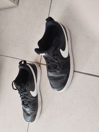Scarpe Nike nere 