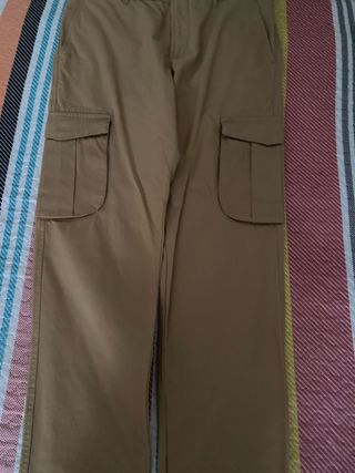 Pantalones cargo beige hombre