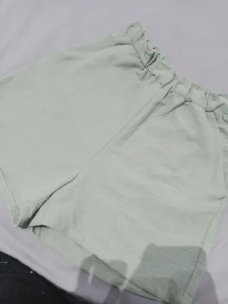 Shorts verdes mujer con bolsillos 