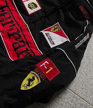 Chaqueta Ferrari F1 Negra Roja Retro Motorsport