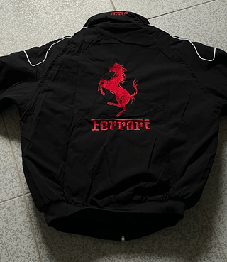 Chaqueta Ferrari F1 Negra Roja Retro Motorsport