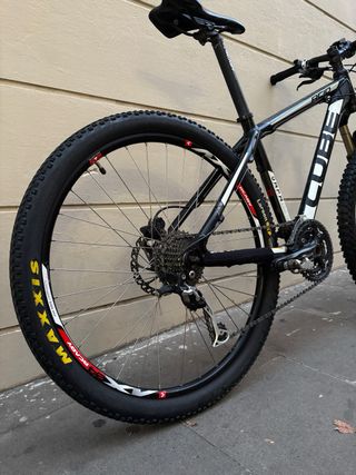 Bicicleta Cube LTD