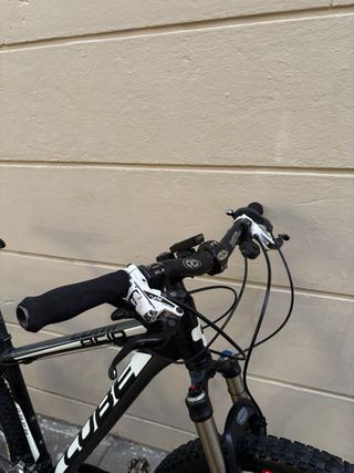 Bicicleta Cube LTD