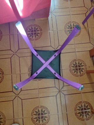 Pack de 4 taburetes. No se envían.