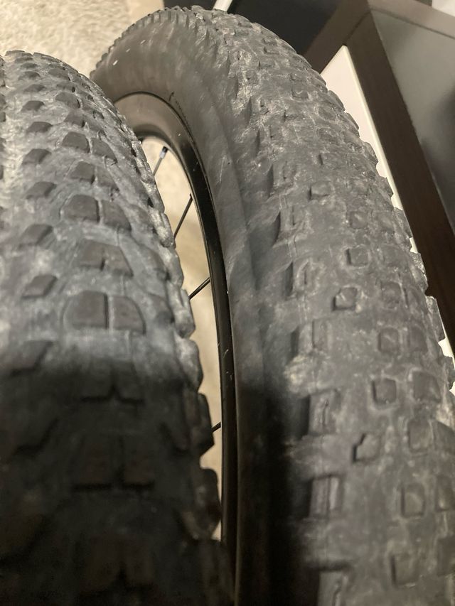 2 cubiertas Maxxis media vida