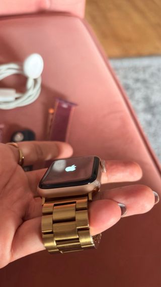 Apple Watch SE + Cellular Oro 40mm