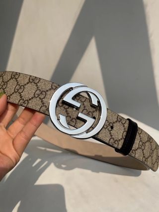 Cinturón Gucci GG Beige Marrón Hebilla Plateada