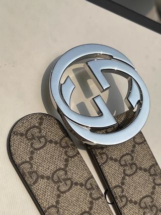 Cinturón Gucci GG Beige Marrón Hebilla Plateada