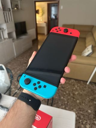 Nintendo Switch OLED + Complementos