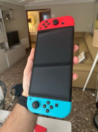 Nintendo Switch OLED + Complementos