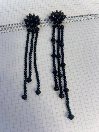 Mono de fiesta negro con pedrería