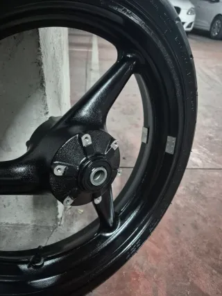 Rueda Honda CBR F4
