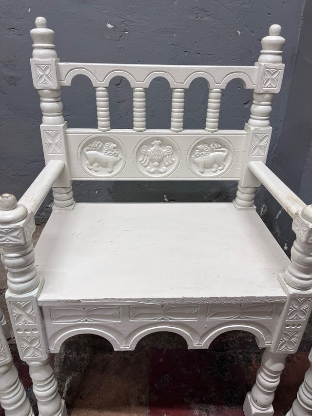 3 Sillas Antiguas de Madera Blanca. 20€/u.