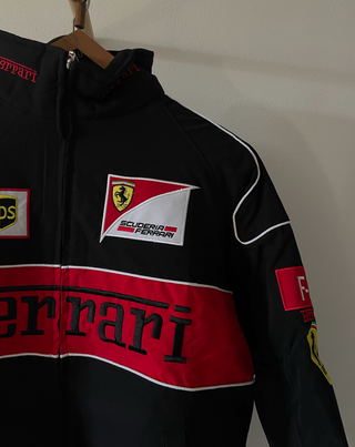 Chaqueta Ferrari Scuderia Puma F1 Negra Roja