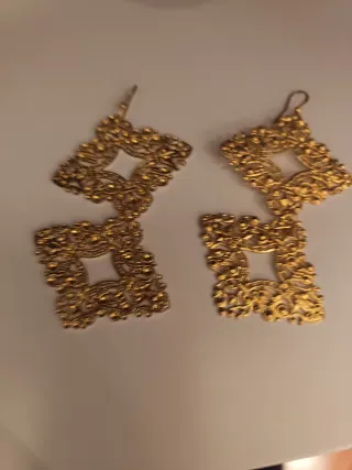 Orecchini pendenti dorati