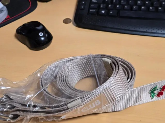 Cinturón Táctico con Diseño de Cerezas