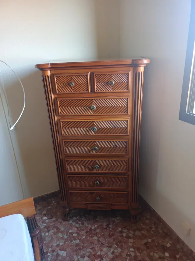 Cajonera alta de madera