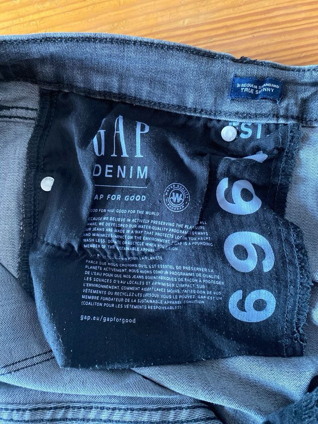 Vaqueros elásticos Gap