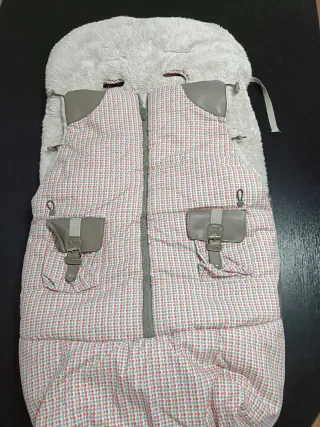 Saco cochecito universal marca tuc tuc.