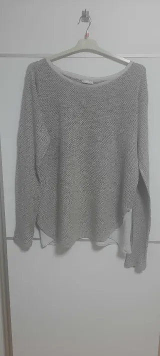 Jersey gris y blanco