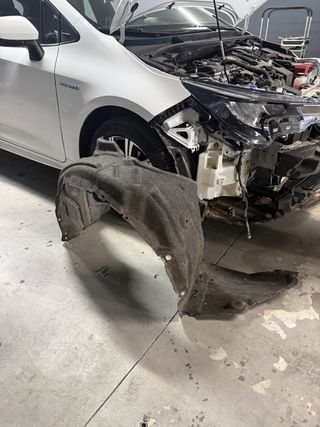 revestimiento del guardabarros del pasajero toyota