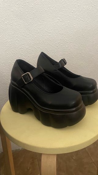 Zapatos Mary Jane Plataforma Negros

Talla 36/36.5