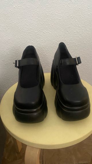 Zapatos Mary Jane Plataforma Negros

Talla 36/36.5