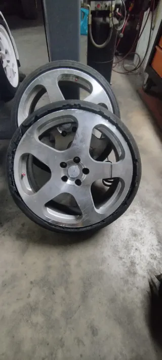  4 Llantas de aleación plateadas