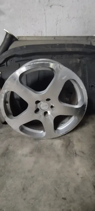  4 Llantas de aleación plateadas