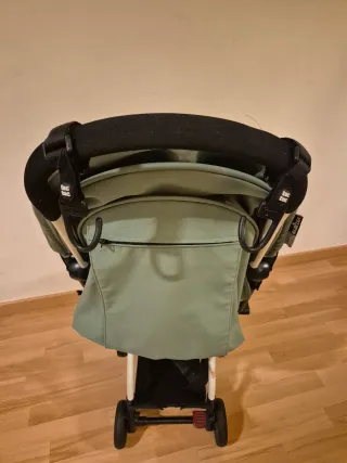 Carrito Yoyo Babyzen + fundas extras y otros.